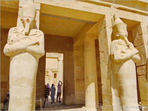 Hatschepsut als Jenseitsherrscher Osiris, Deir el Bahri, Aegypten