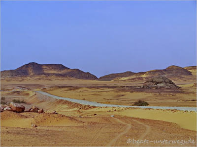 Durch die Wüste am Nassersee, Aegypten