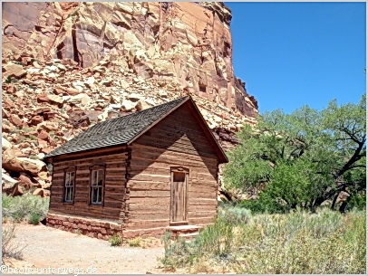 Capitol Reef National Park, Old School-House 01