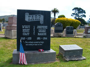Grab von Wyatt Earp, Hills of Eternity Mermorial Park, Colma, CA