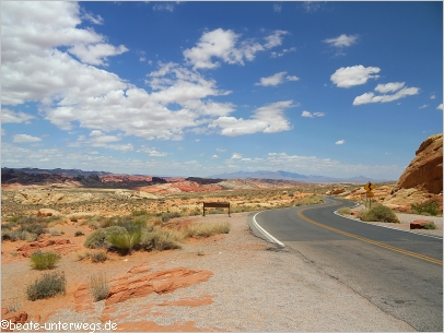 Fahrt durch die Rainbow Vista im Valley of Fire SP