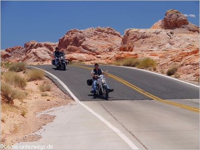 Fahrt durch die Rainbow Vista im Valley of Fire SP