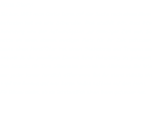 Ritas Story: Sie kam 1883 nach Castle Dome auf der Suche nach einem Mann. Gefunden hat sie eine Silbermine. Man erzählt sich, dass ihre Behausung eine der Aufwendigsten zur damaligen Zeit war. So hatte sie einen ebenen sandigen Platz für ihr Zelt gefunden, baute einen Herd/Ofen mit einem Steinabzug und Treppen um bequem in die jeweiligen Ebenen ihrer Behausung zu gelangen. Den Schacht für Ihre Silbermine grub sie im Alleingang. Bei Rita war jeder immer herzlich willkommen. Bei ihr stand ständig ein Topf mit Bohnen und eine Kanne heißen Kaffees auf dem Herd.  Ein Rätsel bleibt, ob sie letztendlich einen Mann gefunden hat.