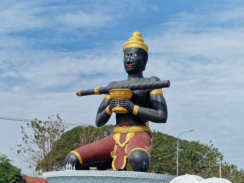 Ta Dambong Statue