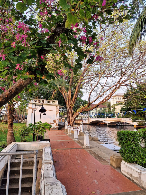 Entlang des Mahakan Fort Park -Bangkok